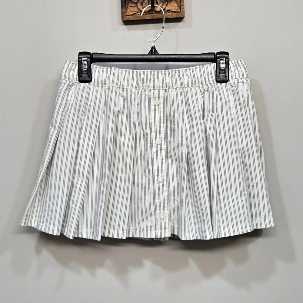 OFFLINE by Aerie Skort Medium White Blue Boxer Striped Pleated Tennis Preppy - Picture 1 of 9